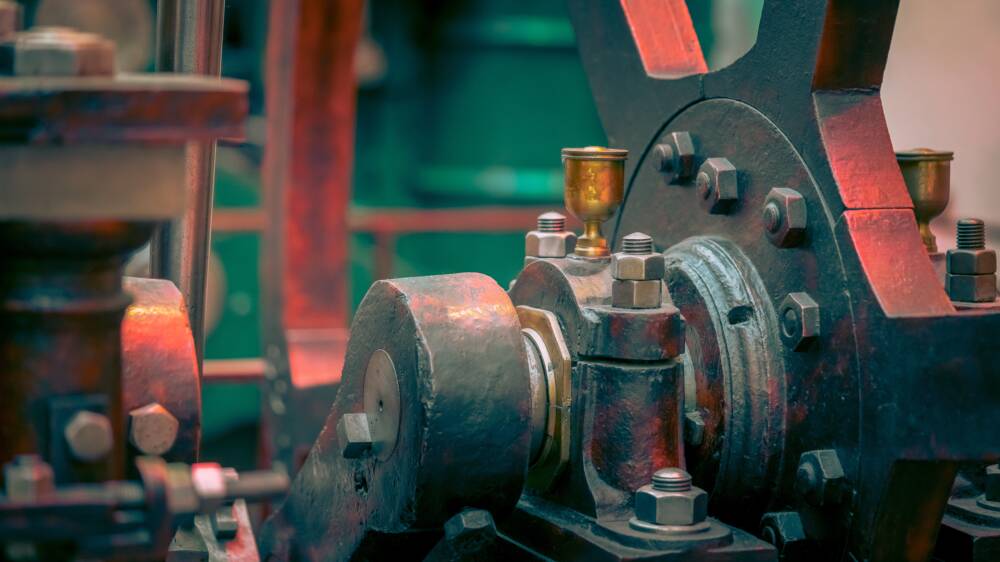 Relokacja maszyn przemysłowych – jak zrobić to bezpiecznie i bez przestojów?